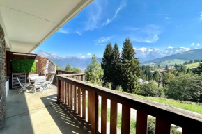 Cosy Chalet with Terrace